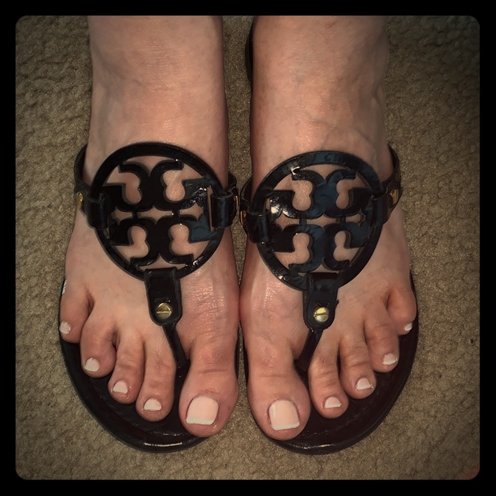 💯 Authentic Tory Burch Miller Patent Sandals